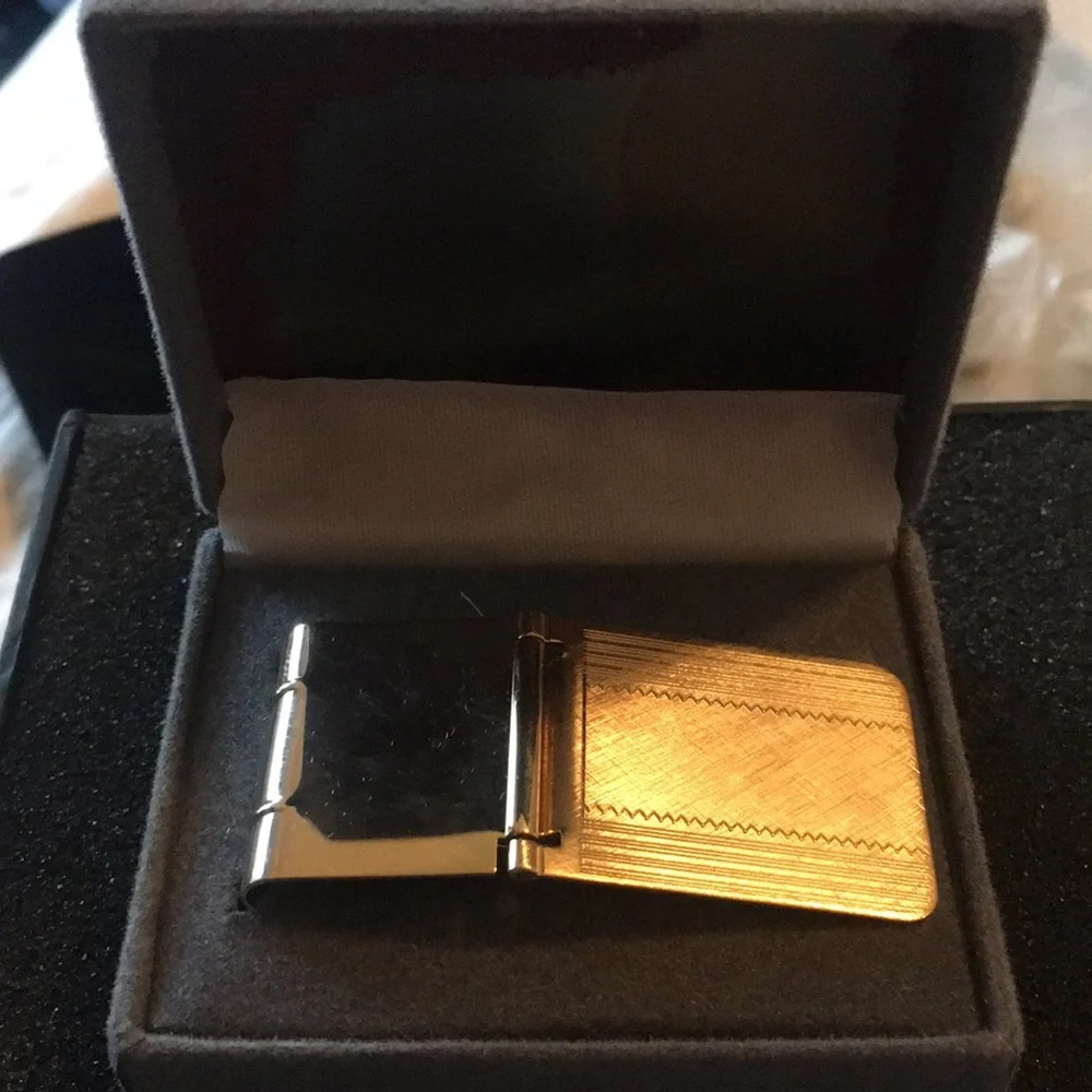 Vintage new old stock hold etched engrave-able hinged money clip 💴